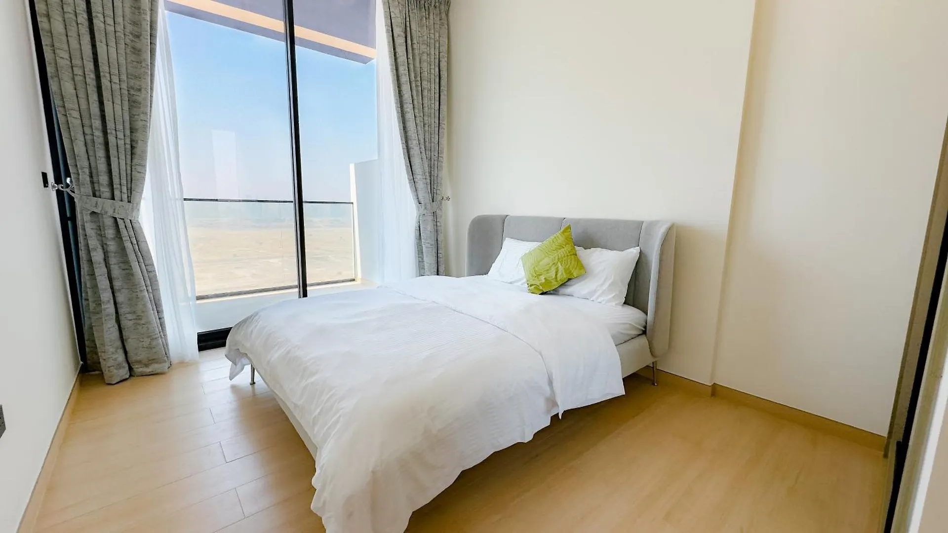 Binghatti Corner Dubai 0*,  United Arab Emirates