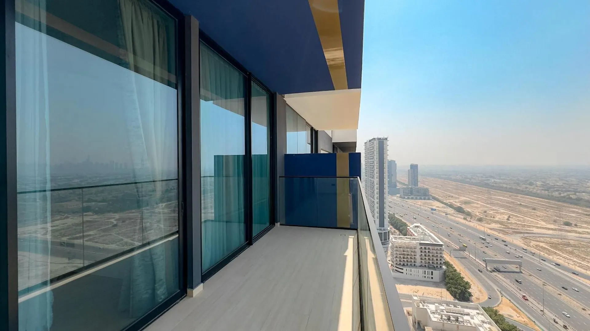 Binghatti Corner Dubai 0*,